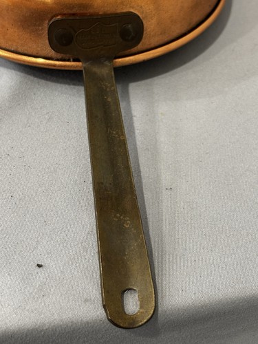 🔥2-Vtg Decorative Copper Pan Mold 5.5 Brass Handle Grape Cluster & Fruit/leaves - Picture 6 of 14