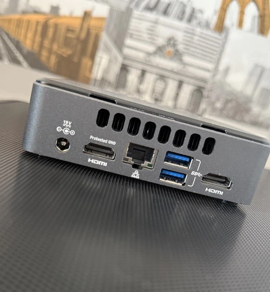 Intel NUC Kit NUC7i3DNK PC i3 7100U 2.4GHz 8GB RAM 256GB SSD WiFi BT - Image 2 of 3