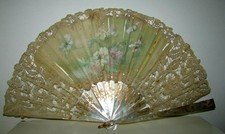 ANTIQUE MOTHER OF PEARL FOLDING FAN FLORAL GILT LACE  PAINTED SILK SIGNED