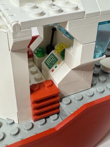 LEGO 4020 Fire Fighter Boat - Incomplete - Picture 4 of 17