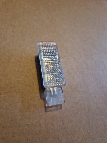 VW Passat 3C Touareg Innenleuchte Leuchte Innenraum Handschuhfach Beleuchtung