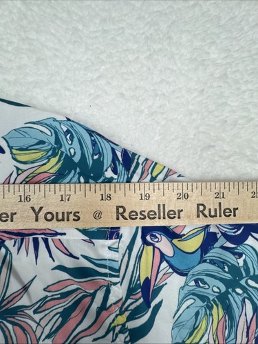 Camisa Hawaiana RSVLTS Mediana Blanca Azul Tucán Aves del Paraíso Abotonada - Imagen 13 de 15