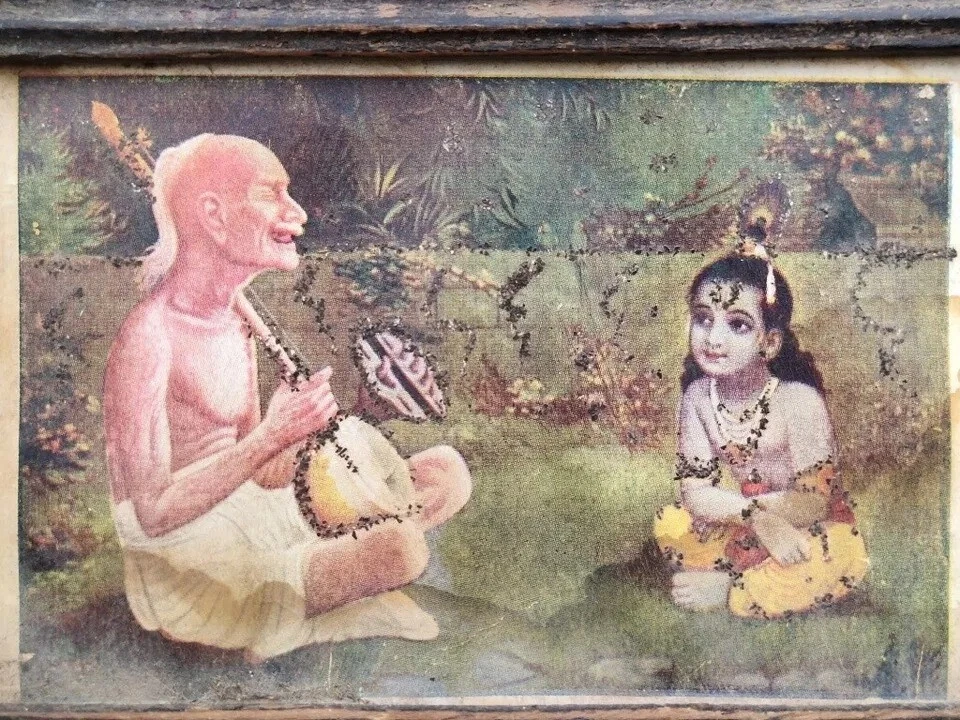 Decoración de pared en miniatura con marco de vidrio Surdas Mahakavi Vatsalya y el Señor Krishna Foto 3 de 4