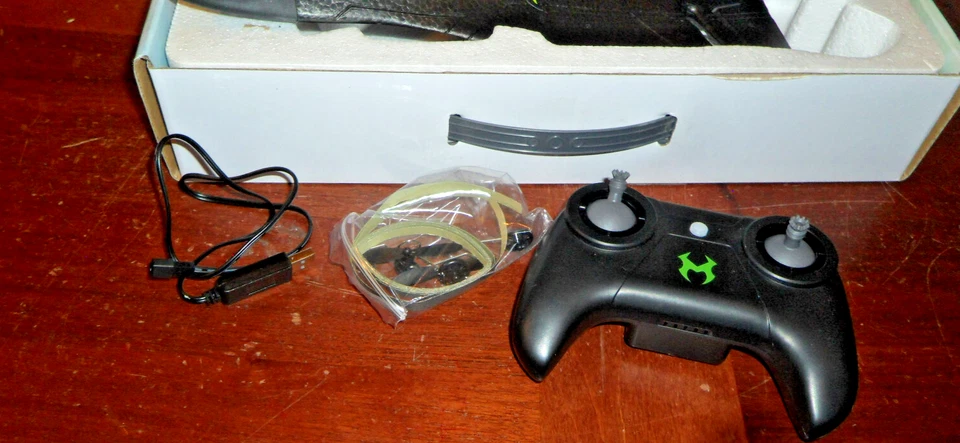 Sky Viper Vector Stunt Plane 4 Channel 6 Axis Auto Stabilization Easy to Fly - Image 3 of 4