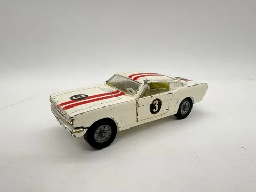VINTAGE CORGI TOYS FORD MUSTANG FASTBACK 2+2 WHITE 1960s