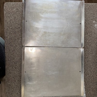 Set Of 2 Vintage MIRRO Aluminum Baking Sheets 15 x 12  Two Turned Up Edges