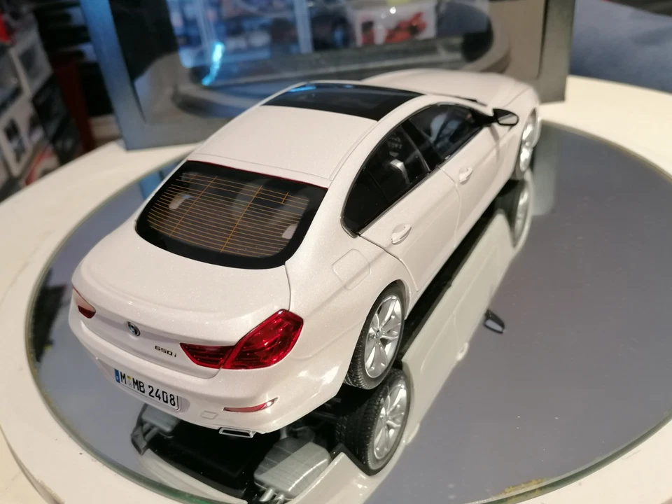Paragon 1/18 BMW Serie 650i Gran Coupé Mineral White MINT with Box Dealer Ed. - Immagine 3 di 4