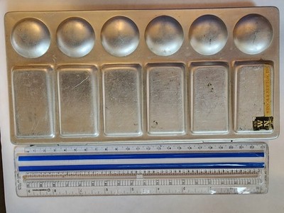 Vintage Winsor & Newton Metal Artist Palette with Mixing Wells and Compartments