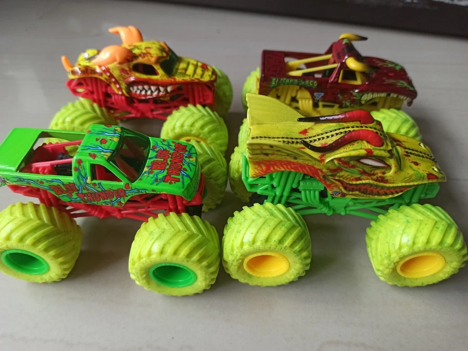 Monster Jam ZOMBIE INVASION Set of 4 Dragon Monster Mutt Blue Thunder El Toro - Image 3 of 4