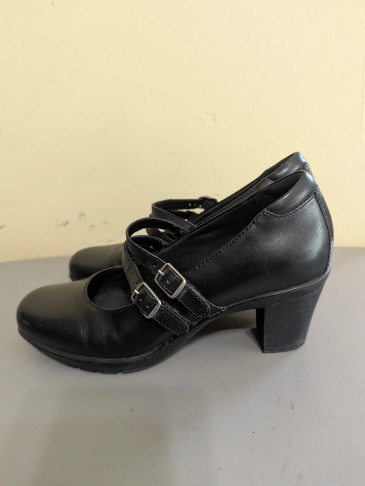 Zapatos cómodos Clarks para mujer talla 7M doble correa Mary Jane tacones, negros. Foto 3 de 4