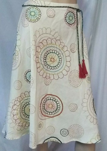 Code Fusion Casual Knee Length Skirt Embroidered Floral Size 32 waist - Picture 5 of 5