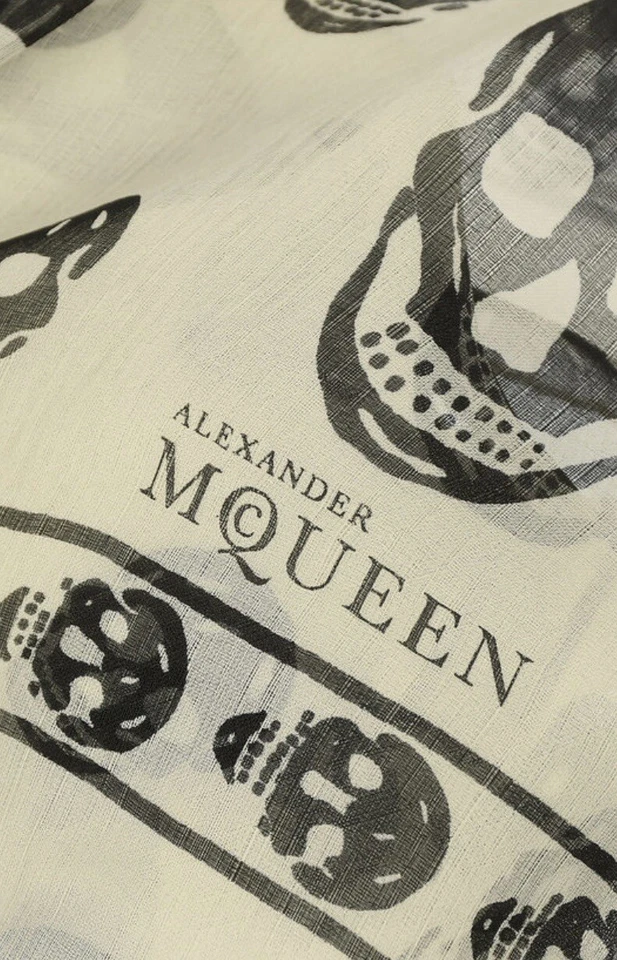 Auténtica bufanda calavera seda alexander mcqueen blanca con etiquetas G1N Foto 2 de 4