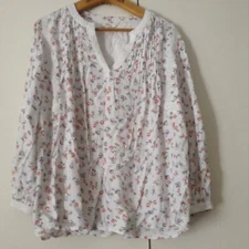 Marks & Spencer’s Per Una 100% Viscose Blouse Pretty Floral Pleating & Lacy Trim