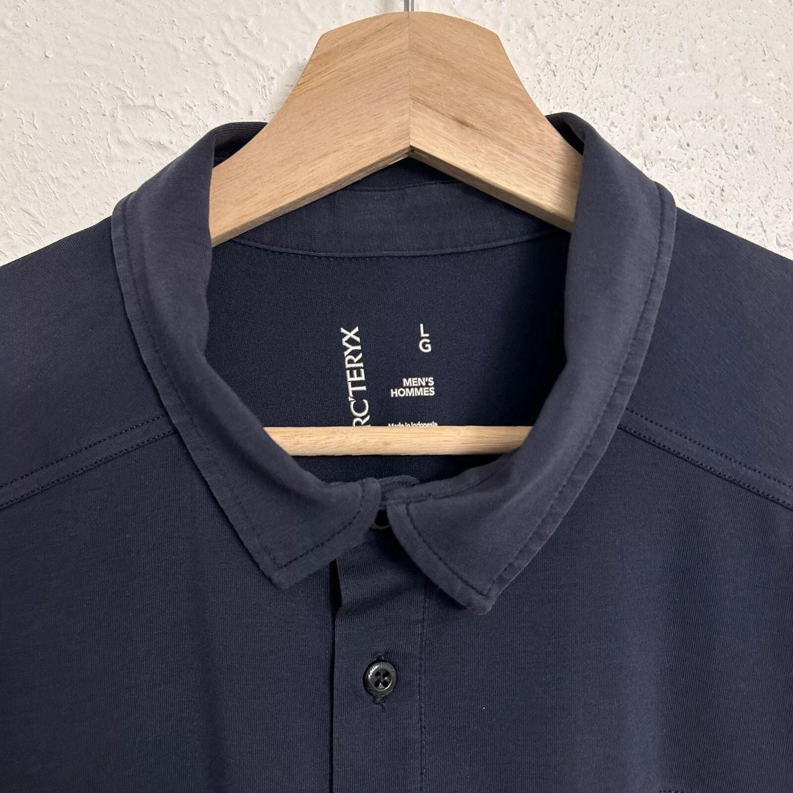 arcteryx distressed short sleeve shirt