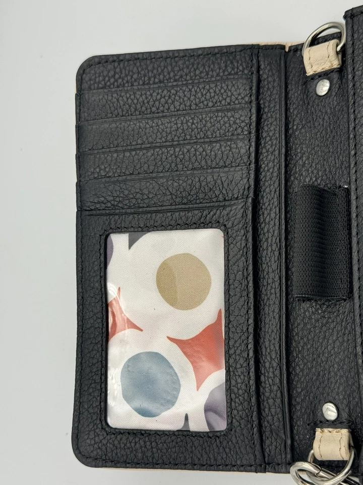 NUEVO SIN ETIQUETAS Grace Adele Tarjetero Muñequera Cuero Patente Negro Y Crema Foto 3 de 4