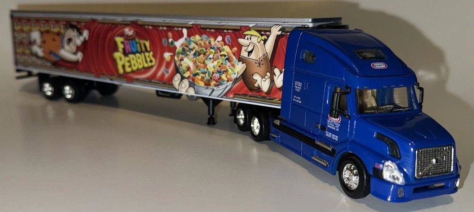 Remolque tractor frigorífico Volvo VNL670 DGP 1:64 Kraft cacao/guijarros frutales Foto 4 de 4