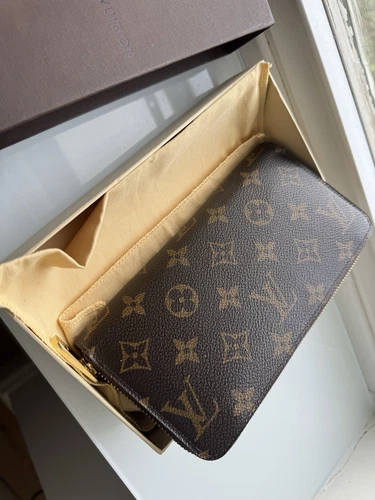 Louis Vuitton Zippy Wallet Monogram Brown