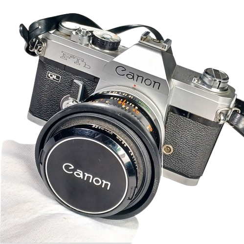 Canon FTb Film Camera / Zoom Lens FD 50MM 1:1.8 / Vivitar 55 mm UV