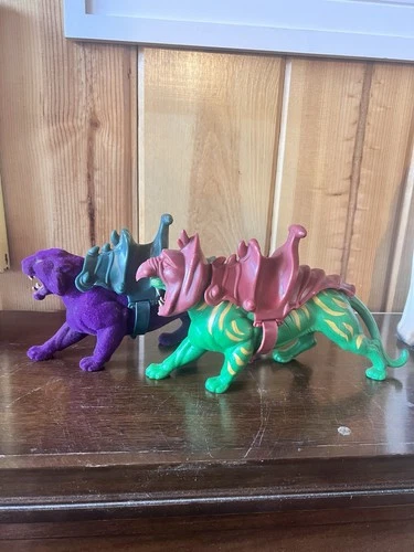 Vintage 80's MOTU Masters of the Universe Action Figures BATTLE CAT PANTHOR Set