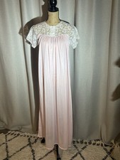 VINTAGE LONG NIGHTGOWN SHINE SOFT NYLON WHITE LACE SIZE MEDIUM MADE CANADA