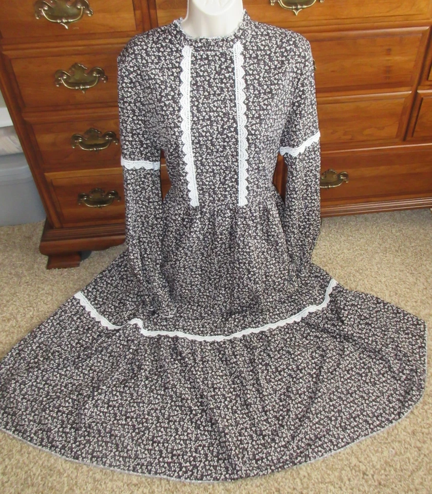 PIONEER PRAIRIE CIVIL WAR Victorian Western BLACK print dress gown L NWOT - Image 2 of 4