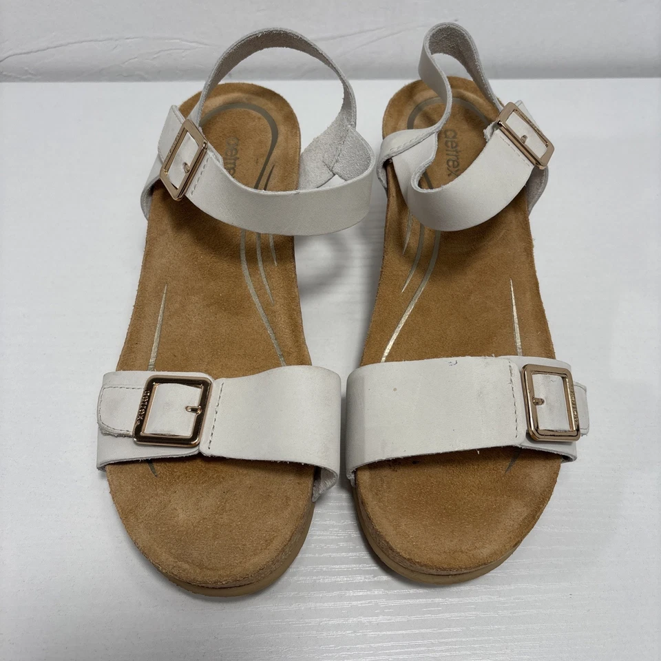 Sandalias de cuña Aetrex Lexa con correa de cuarto para mujer talla 7 cuero marfil punta abierta tacones Foto 4 de 4
