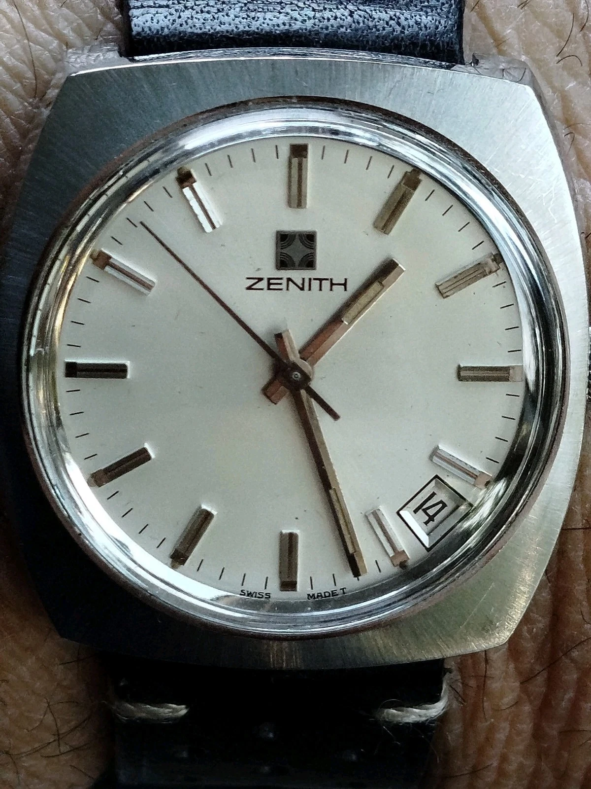 Zenith — ZENITH SURF WATCH REF. 01.1300.365 Vintage 35mm Manual Winding.