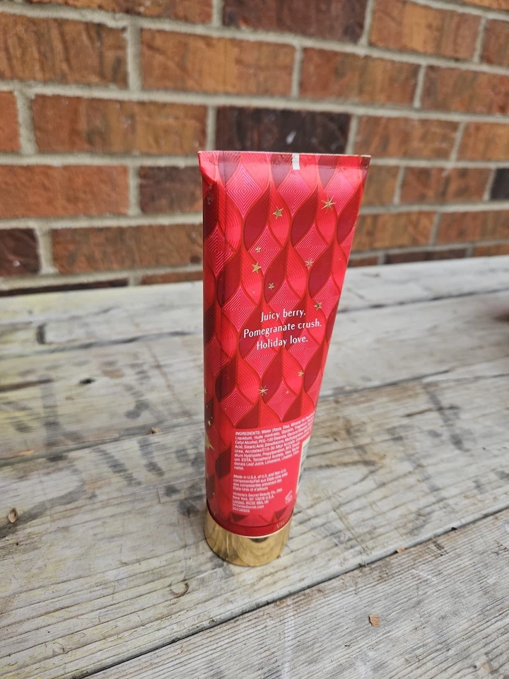 LOCIÓN CORPORAL VICTORIA'S SECRET BAYAS CARMESÍ 8,0 OZ EDICIÓN LIMITADA Foto 4 de 4