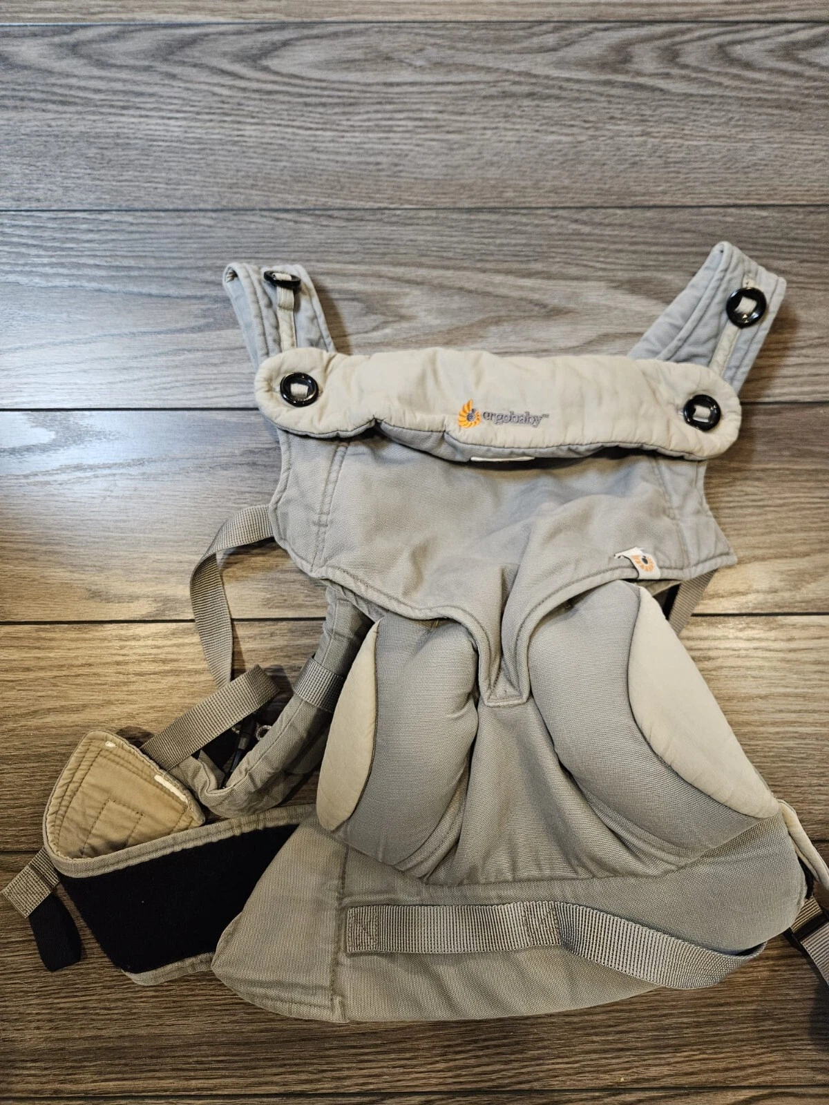 Ergo Baby 360 Baby/Toddler Carrier with Infant Insert Gray
