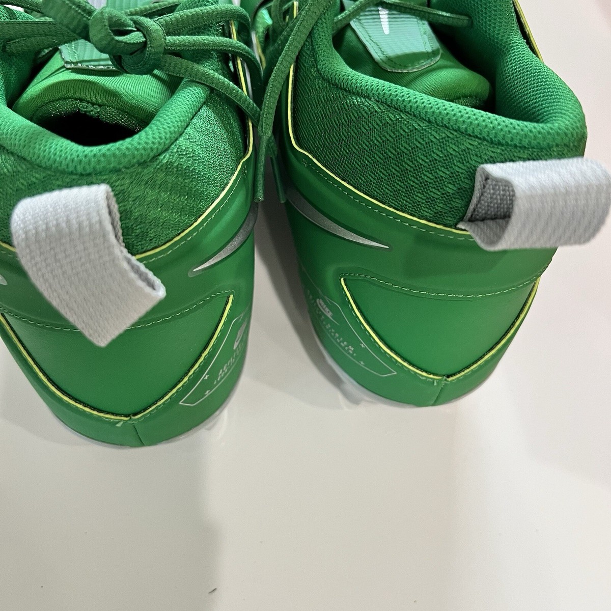 Nike Oregon Ducks Alpha Menace Pro 3 Team Issued Football 