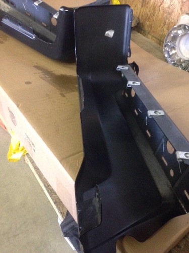 2017-2022 Ford Super Duty OEM Ford Rear Painted Bumper Ends W/O Sensor Holes - Picture 5 of 8