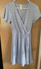 Caution to the Wind Blue & White Faux Wrap- MEDIUM Summer Short Sleeve