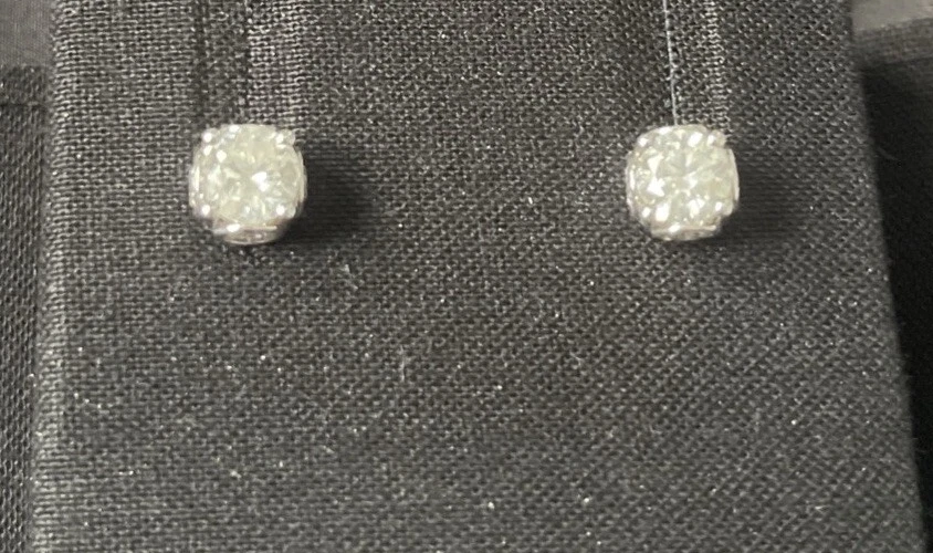 Aretes de diamantes naturales de 2 quilates de oro blanco de 14 k Foto 2 de 4