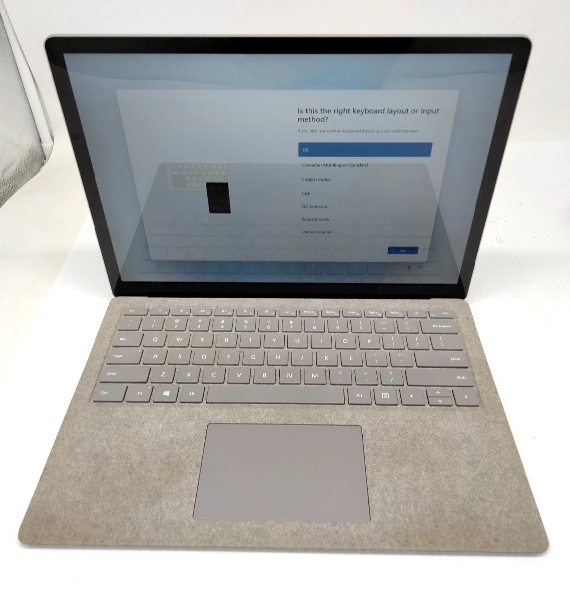 Microsoft Surface Laptop Intel Core i7 7th Gen. PC Laptops