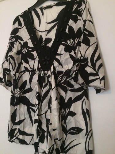 Lovely BHS Black/white Floral And Beaded Tunic Top Size 12 - Picture 2 of 4