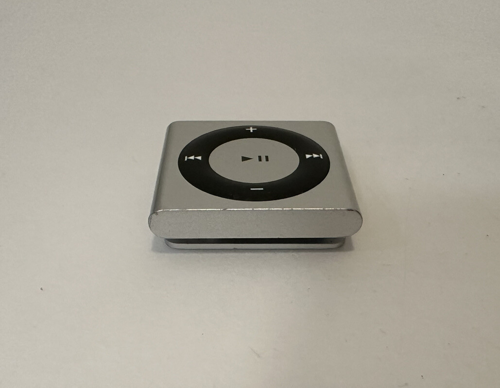 Apple iPod Shuffle 4th Generation Silver (2 GB) Works Great