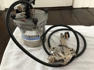 DeViliss PLUS (j-04) HVLP spray gun w/  SG2 BINKS Model 80-350 pressure pot NICE