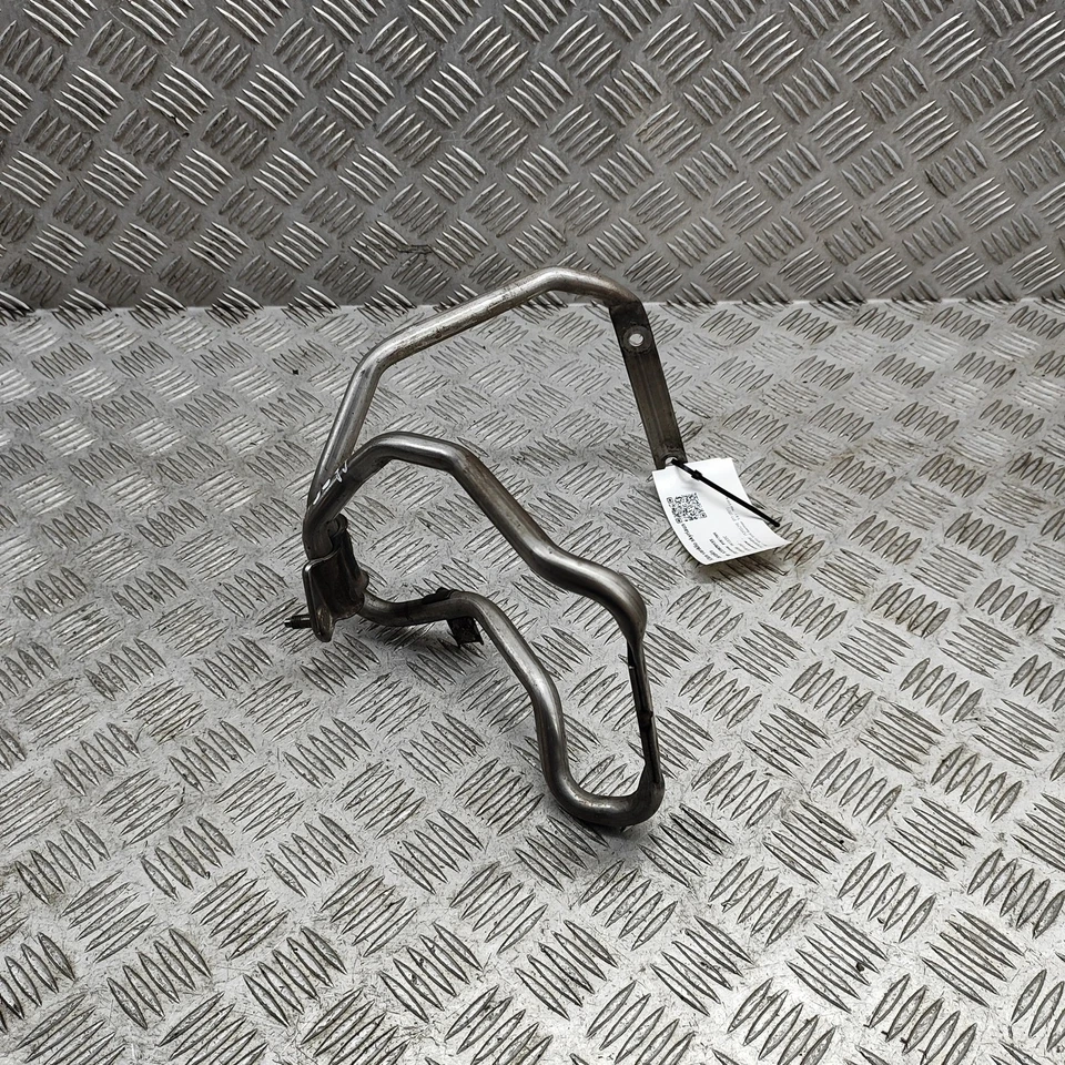 Soporte escape izquierdo PORSCHE 911 991 991147103 3,8 gasolina 294 kW 2015 32820155 Foto 2 de 4