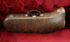 Horizontal trumpet blowing is a must-see Vintage case for German rotary