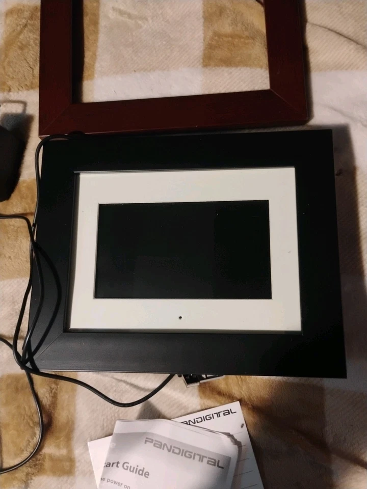 Pandigital Digital Photo Frame with Remote Control Untested As-Is - Image 4 of 4