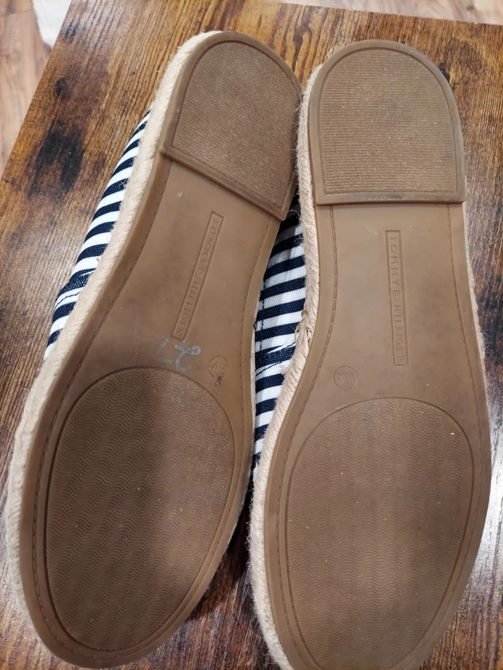 Sapato plano Tommy Hilfiger Espadrilles feminino listrado azul. Tamanho 9,5M. Novo - Imagem 3 de 4