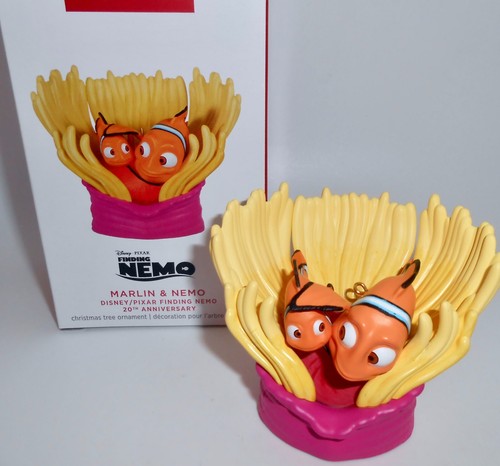 Hallmark Ornament 2023 MARLIN & NEMO Finding Nemo DISNEY PIXAR 20º ANIVERSARIO. H38 - Imagen 2 de 6