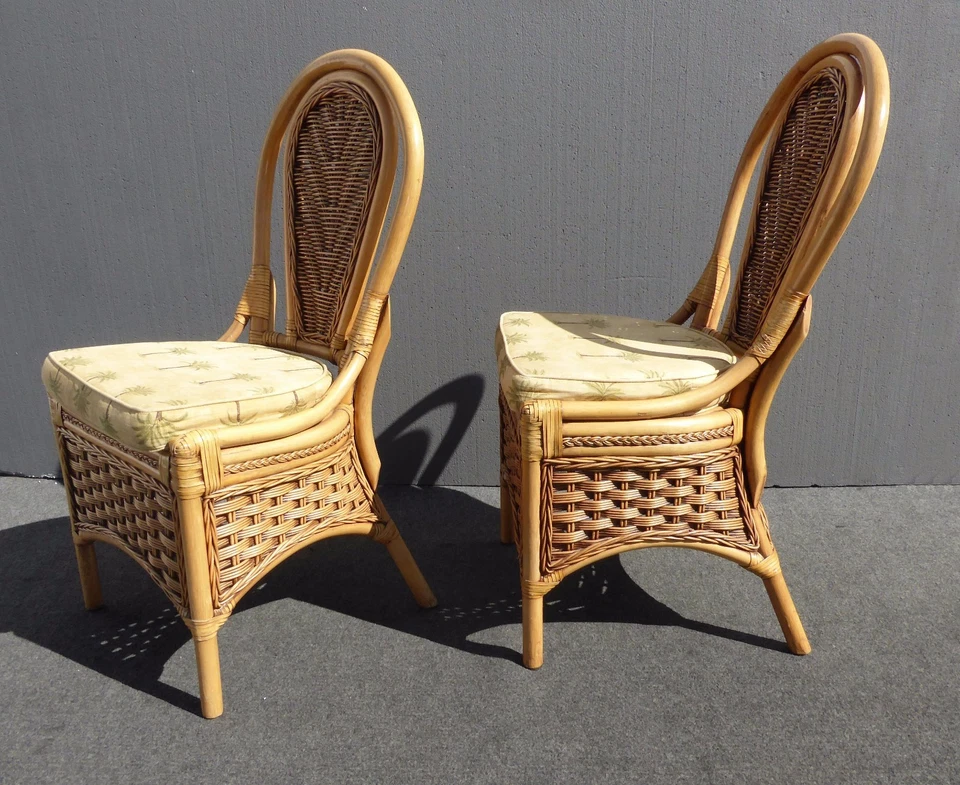 Par de sillas Tommy Bahama estilo ratán bambú madera curvada fijaciones de cuero Foto 3 de 4