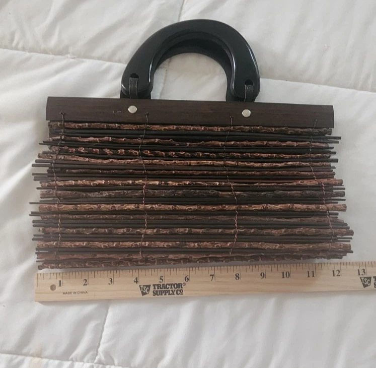 Bolso de mano vintage hecho a mano natural con asas de madera Foto 3 de 4