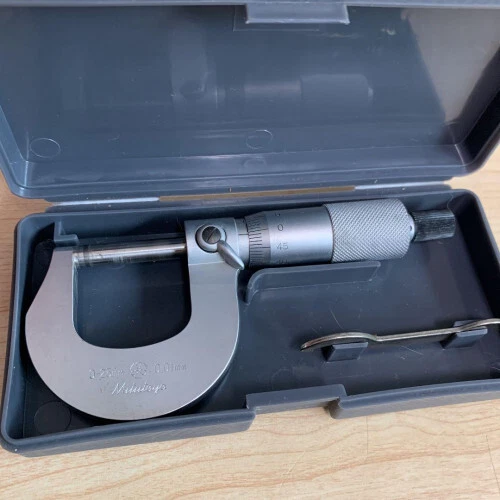 Mitutoyo Micrometer / 0-25mm / Measuring Instrument with Case Limited From JAPAN