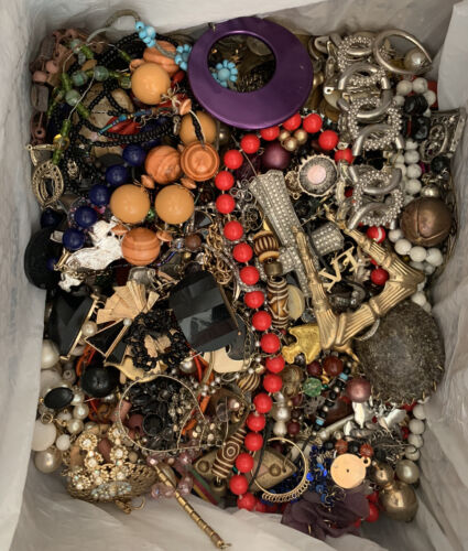 Costume jewelry lot 15 lbs med flat rate box For Crafts - Broken For Repurpose - Picture 3 of 12