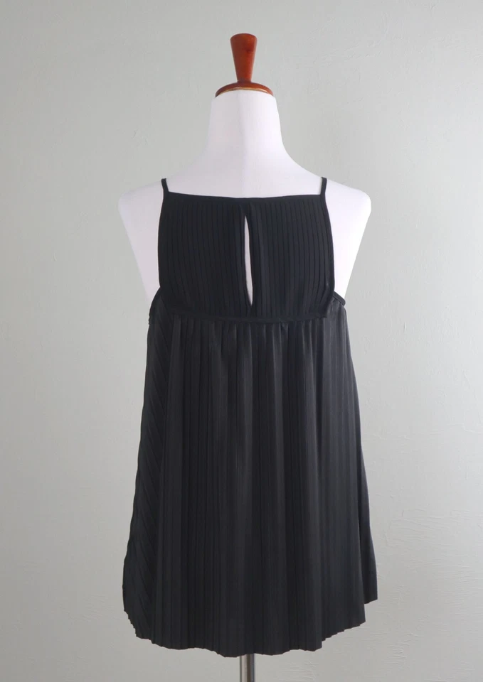 Camiseta sin mangas ANTHROPOLOGIE NUEVA CON ETIQUETAS $118 Deletta plisada con apliques florales talla XS Foto 4 de 4