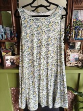 Uniqlo Liberty Print Size Medium 12 14 Jersey Shift Dress Floral