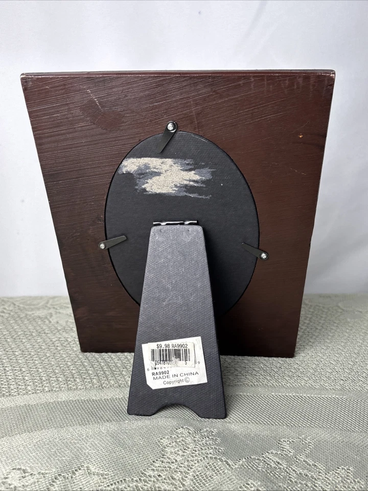 Marco de fotos con aspecto de cuero tooled occidental flores rojas y pedrería hecho en arco iris Foto 2 de 4