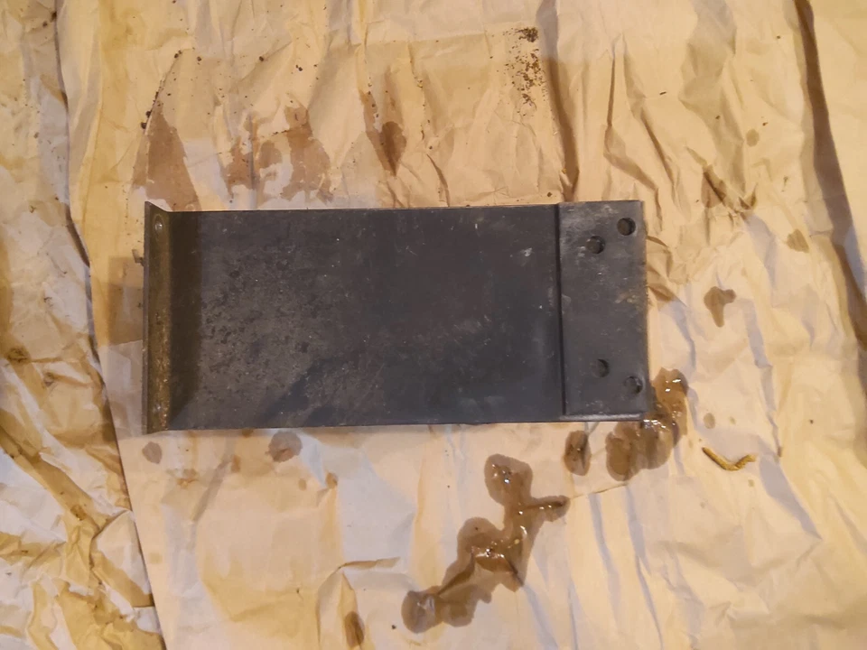 Soporte/montaje de tanque de gasolina Scag OEM Foto 3 de 4